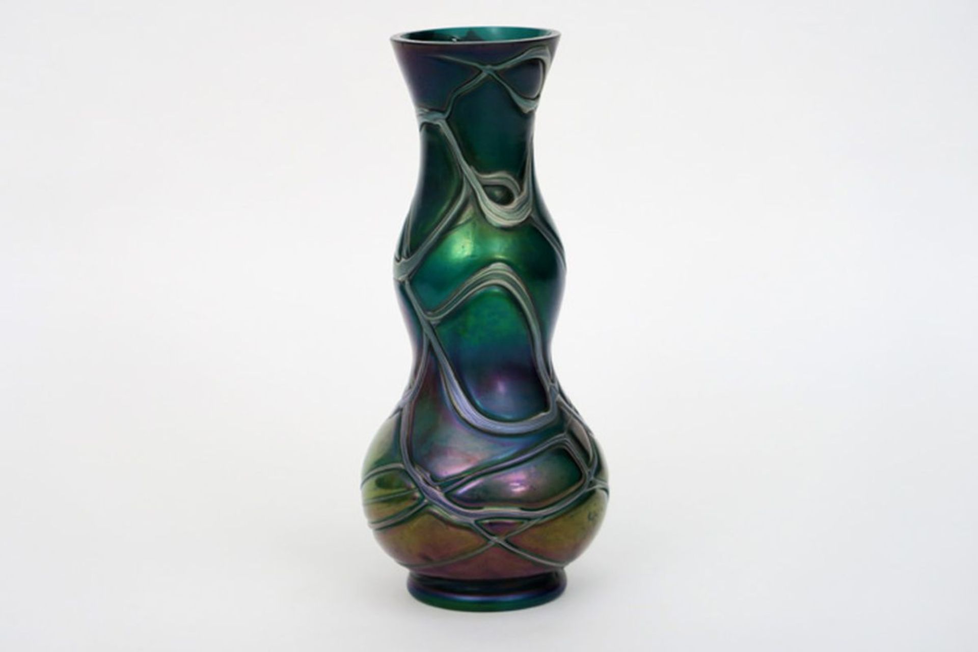 PALLME-KÖNIG - ca 1900 Art Nouveau-vaas in glas met groene basiskleur, paarse [...]