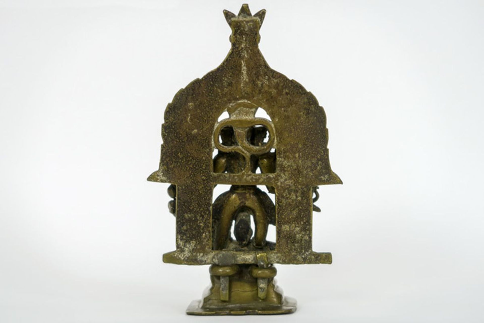 Antieke Indische puja-sculptuur in brons met de voorstelling van een hindoeïstische [...] - Bild 3 aus 3