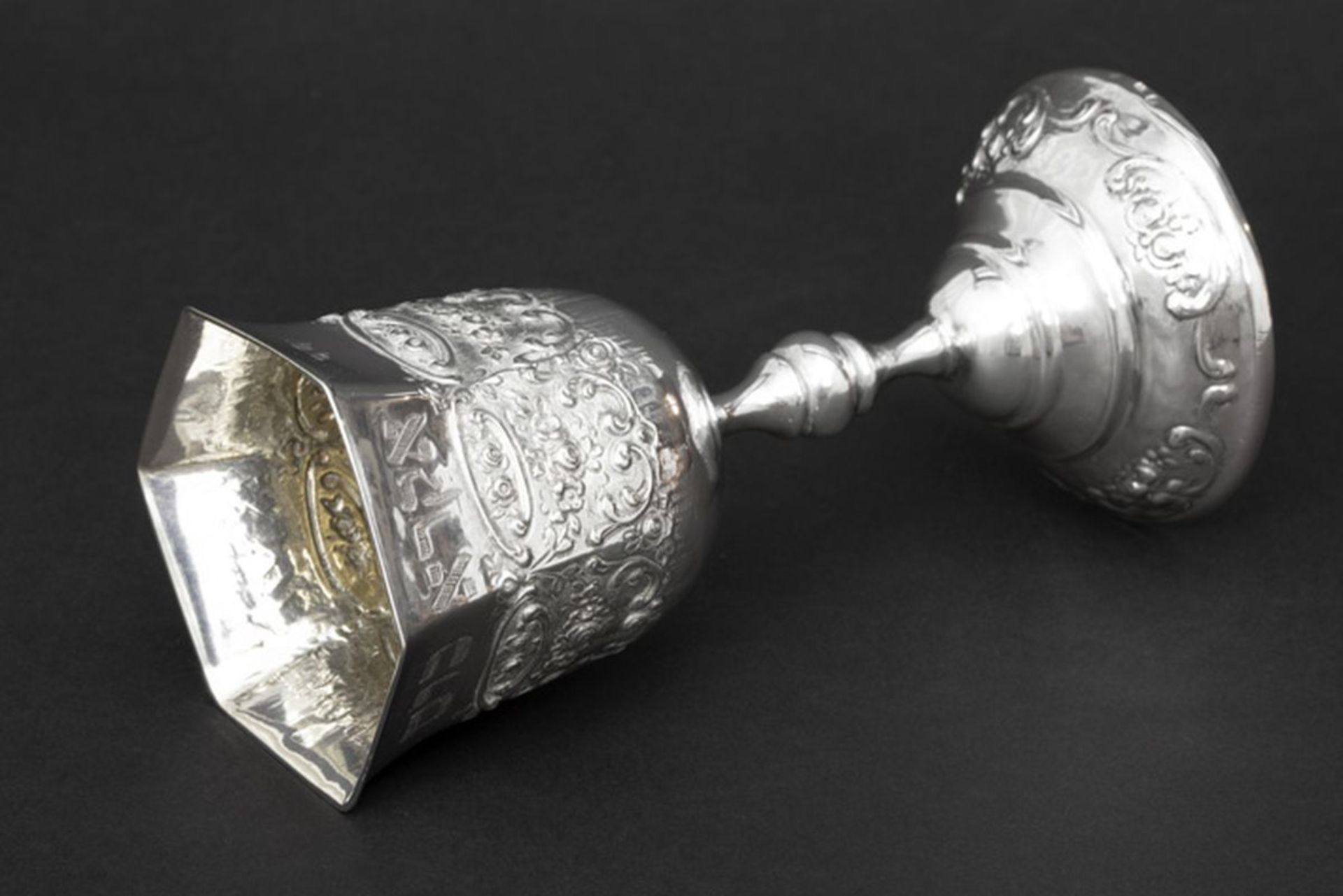 JUDAICA - DUITSLAND - ca 1900/30 ceremoniële beker in massief zilver, gemerkt [...] - Bild 4 aus 4