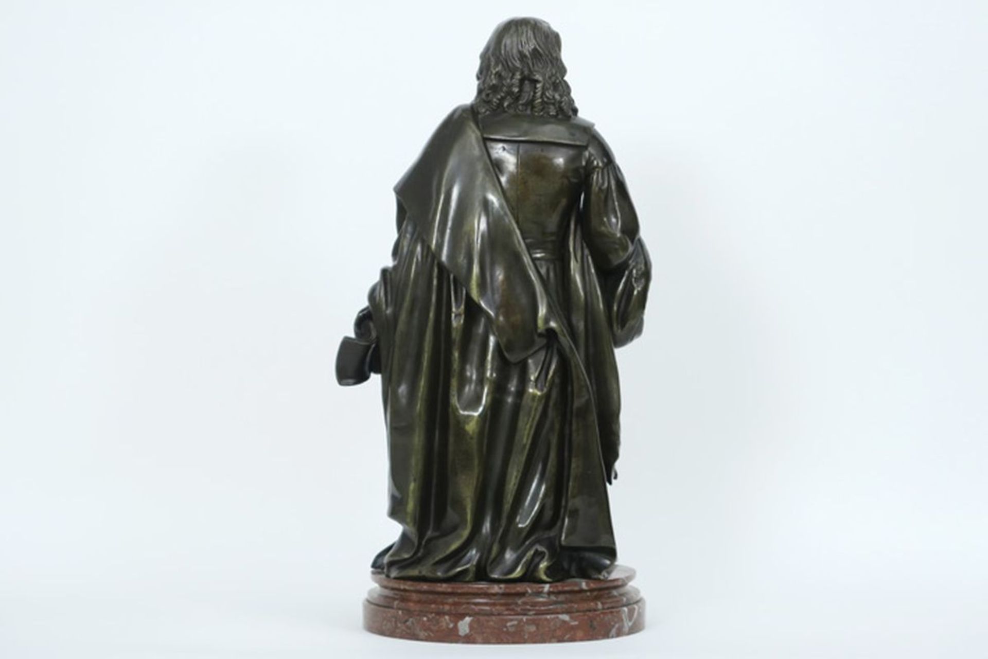 Negentiende eeuwse sculptuur in brons : "Man met schildersgerief aan de voeten" - [...] - Image 3 of 3