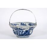 17th/18th Cent. Chinese bowl in porcelain with blue-white decor with bird and flowers [...]