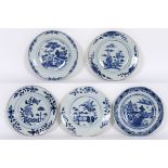 five 18th Cent. Chinese plates in porcelain with blue-white decor - - Lot van vijf [...]