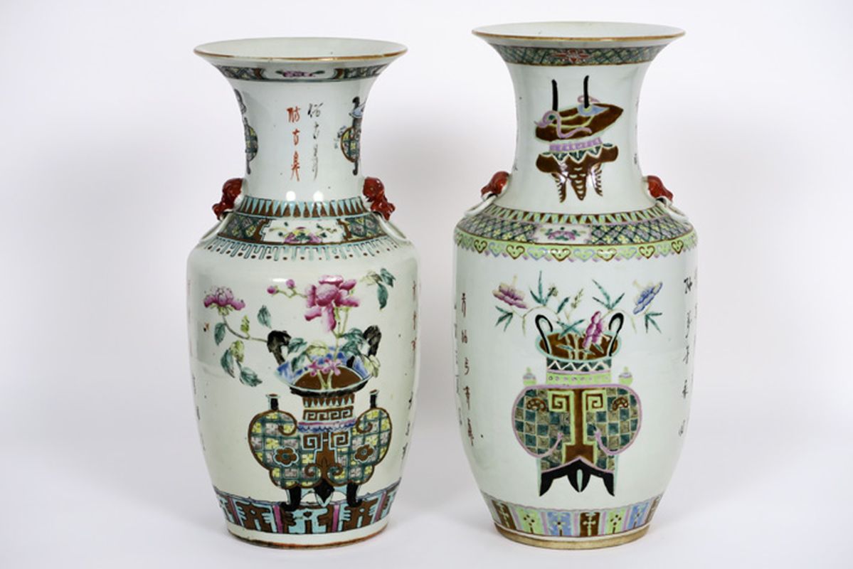 pair of antique Chinese vases in porcelain with polychrome decor - - Paar antieke [...] - Image 2 of 5