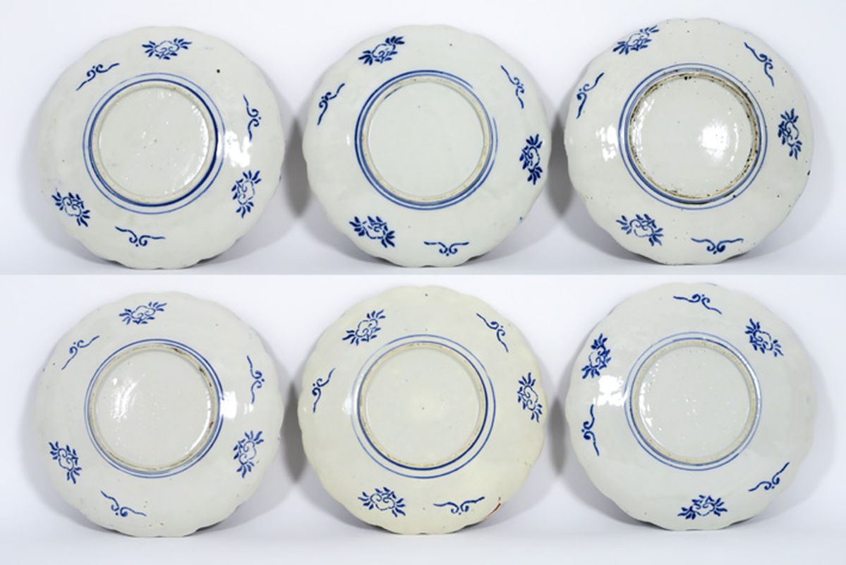 series of six antique Japanese plates in porcelain with Imari decor - - Reeks van [...] - Image 2 of 2