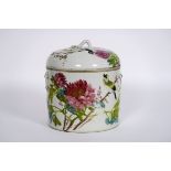 antique Chinese lidded pot in marked porcelain with a polychrome decor with birds and [...]