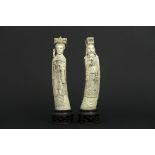 pair of Chinese sculptures in ivory - - Paar oude Chinese sculpturen in ivoor : [...]