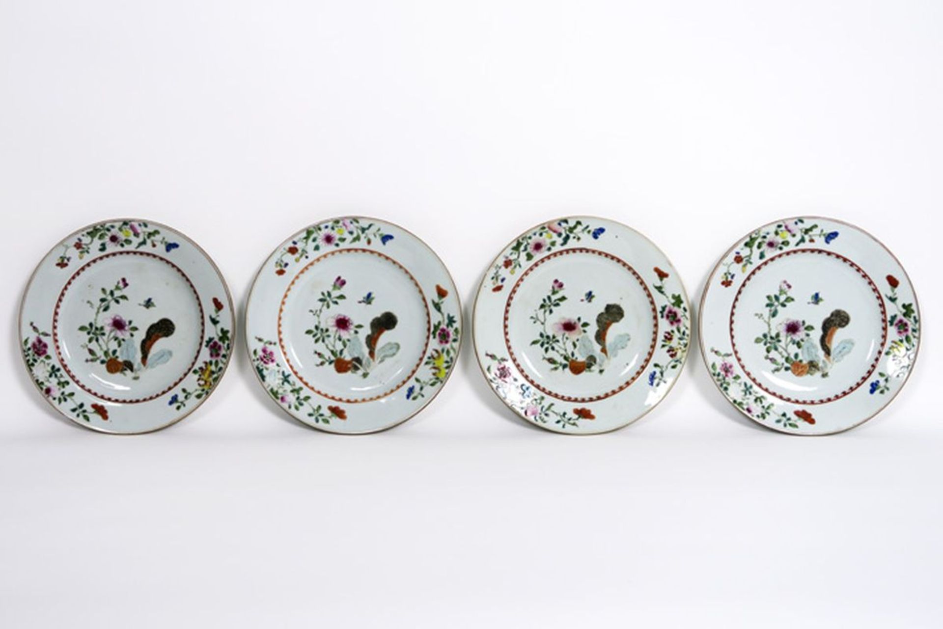 series of four 18th Cent. Chinese dishes in porcelain with Famille Rose decor with [...]