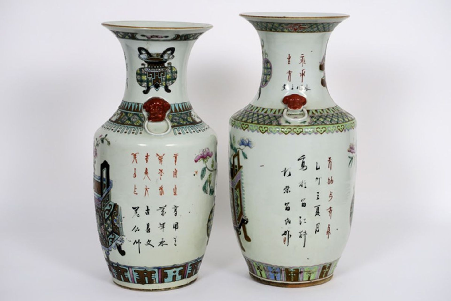 pair of antique Chinese vases in porcelain with polychrome decor - - Paar antieke [...] - Image 3 of 5