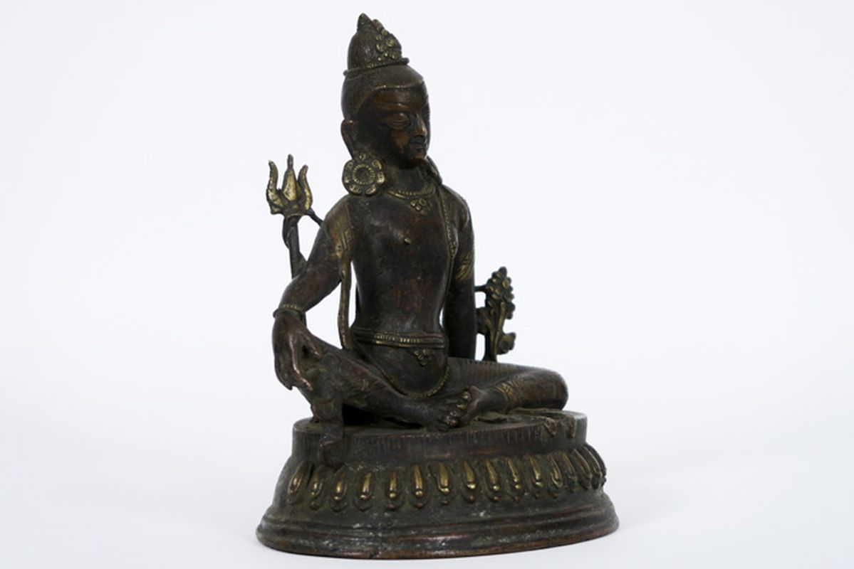 antique Tibetan "Avalokitesvara wiht trident" sculpture in a bronze alloy with [...] - Image 2 of 4