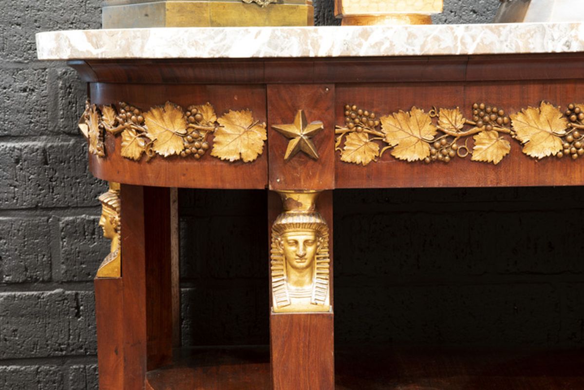 early 19th Cent. European Empire console (or sideboard) in mahogany with finely [...] - Image 3 of 4