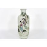 Chinese in marked porcelain with polychrome decor with ladies - - Chinese vaas in [...]