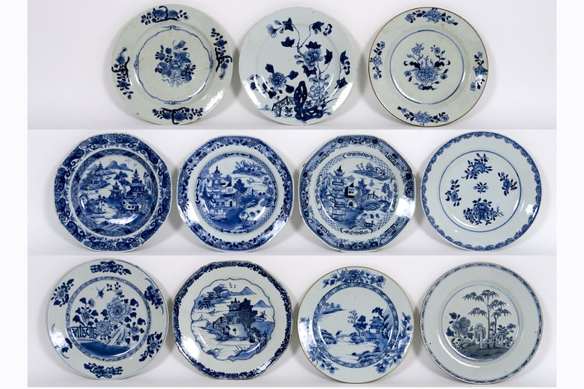 eleven 18th Cent. Chinese plates in porcelain with blue-white decor - - Lot (11) [...]