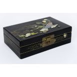 Chinese jewelry box in black lacquer incrusted with jade and ivory - - Chinees [...]