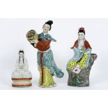 three Chinese sculptures in porcelain - - Lot van drie Chinese sculpturen in [...]