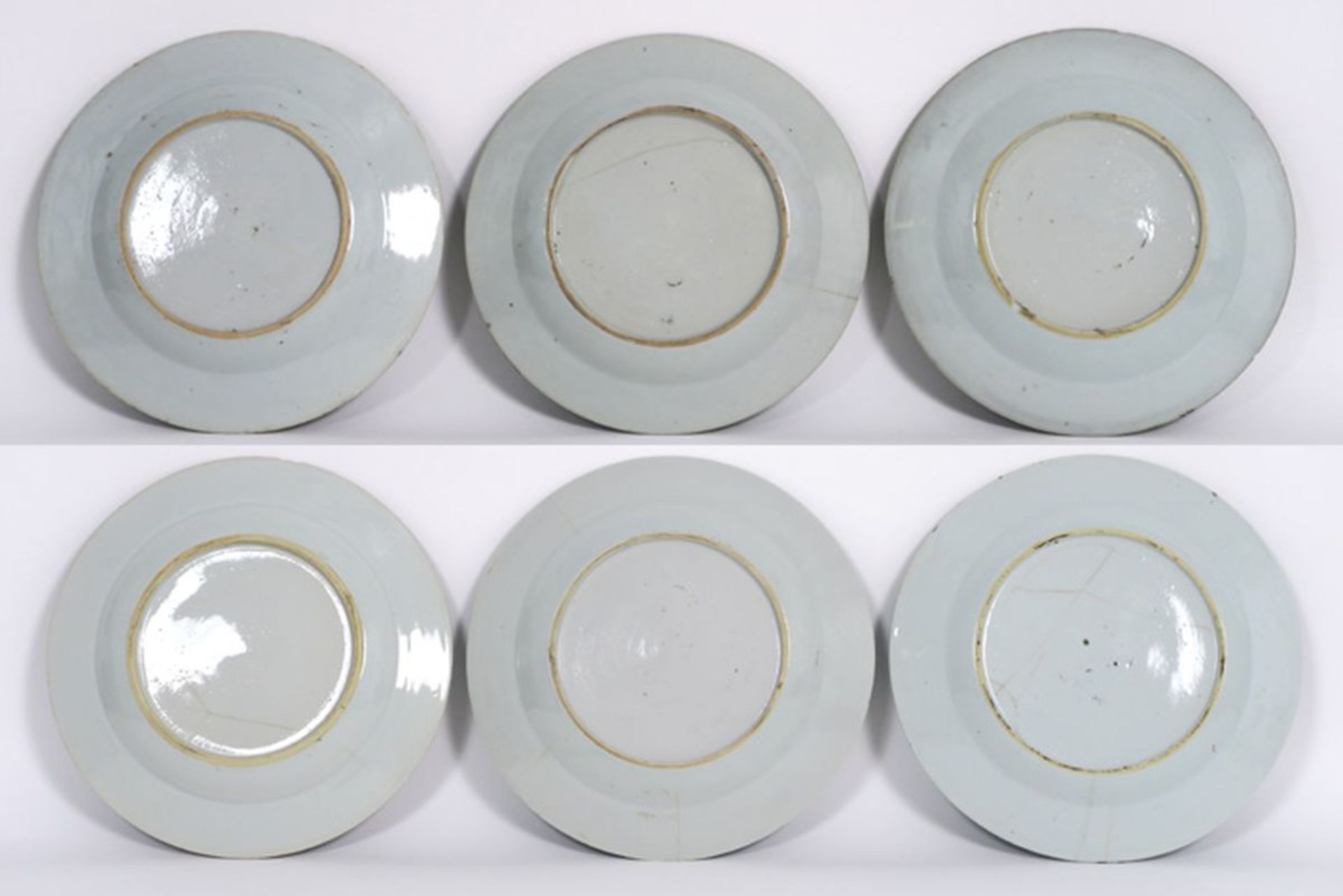 six 18th Cent. Chinese plates in porcelain with blue-white decor - - Lot van zes [...] - Bild 2 aus 2