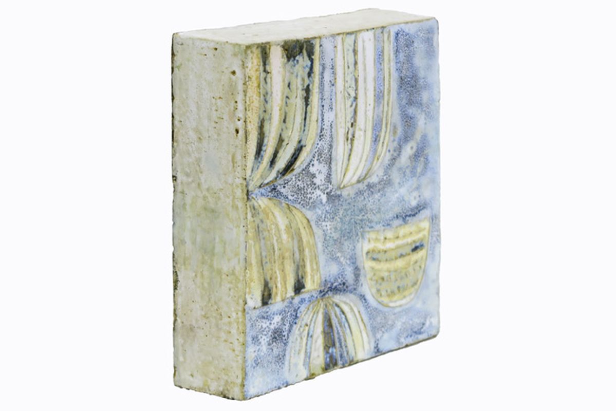 20th Cent. belgian glazed ceramic tile-sculpture with relief by Olivier Strebelle - [...] - Image 2 of 3