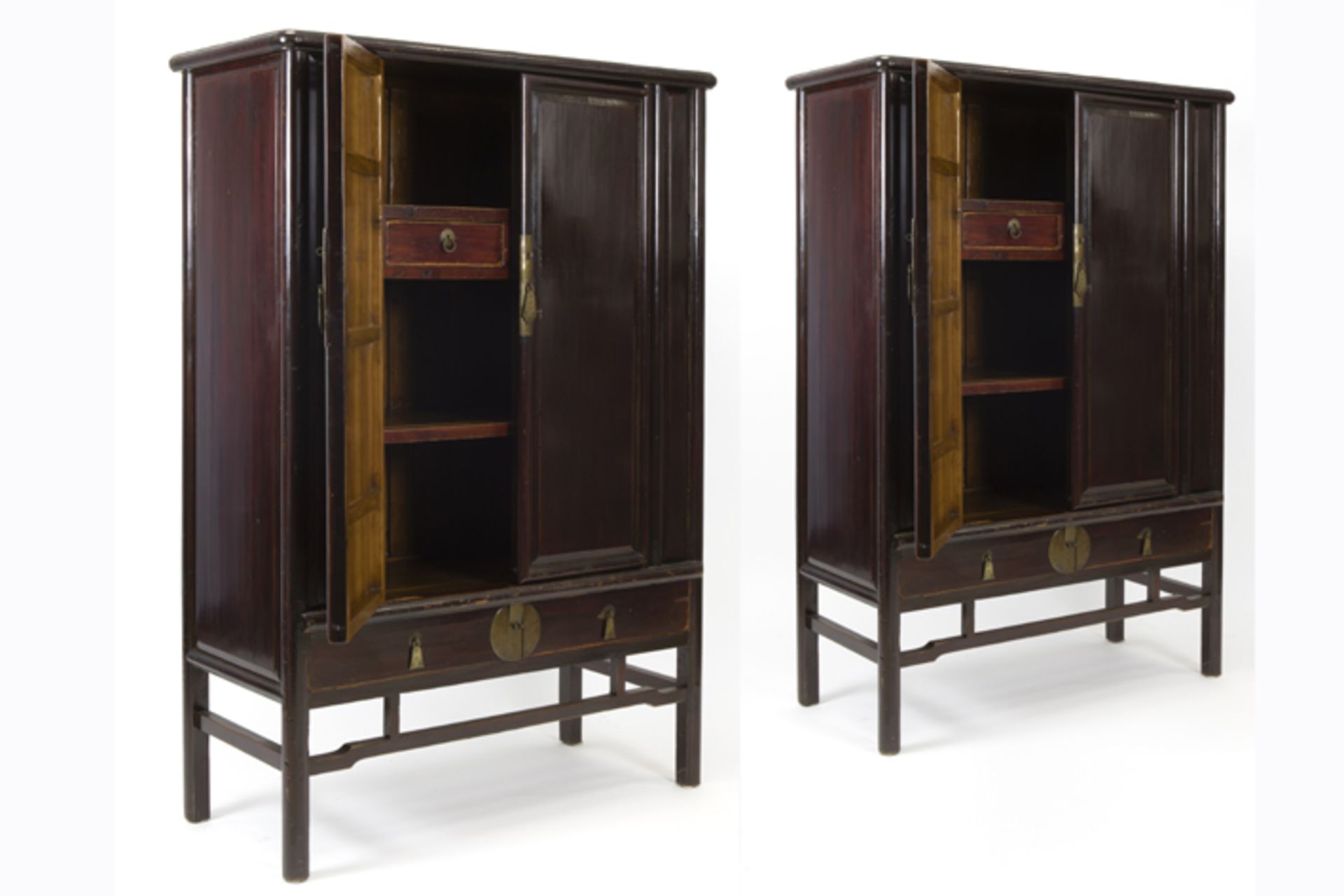 pair of antique Chinese Qing dynasty cabinets in lacquered wood - - CHINA - [...] - Image 2 of 2