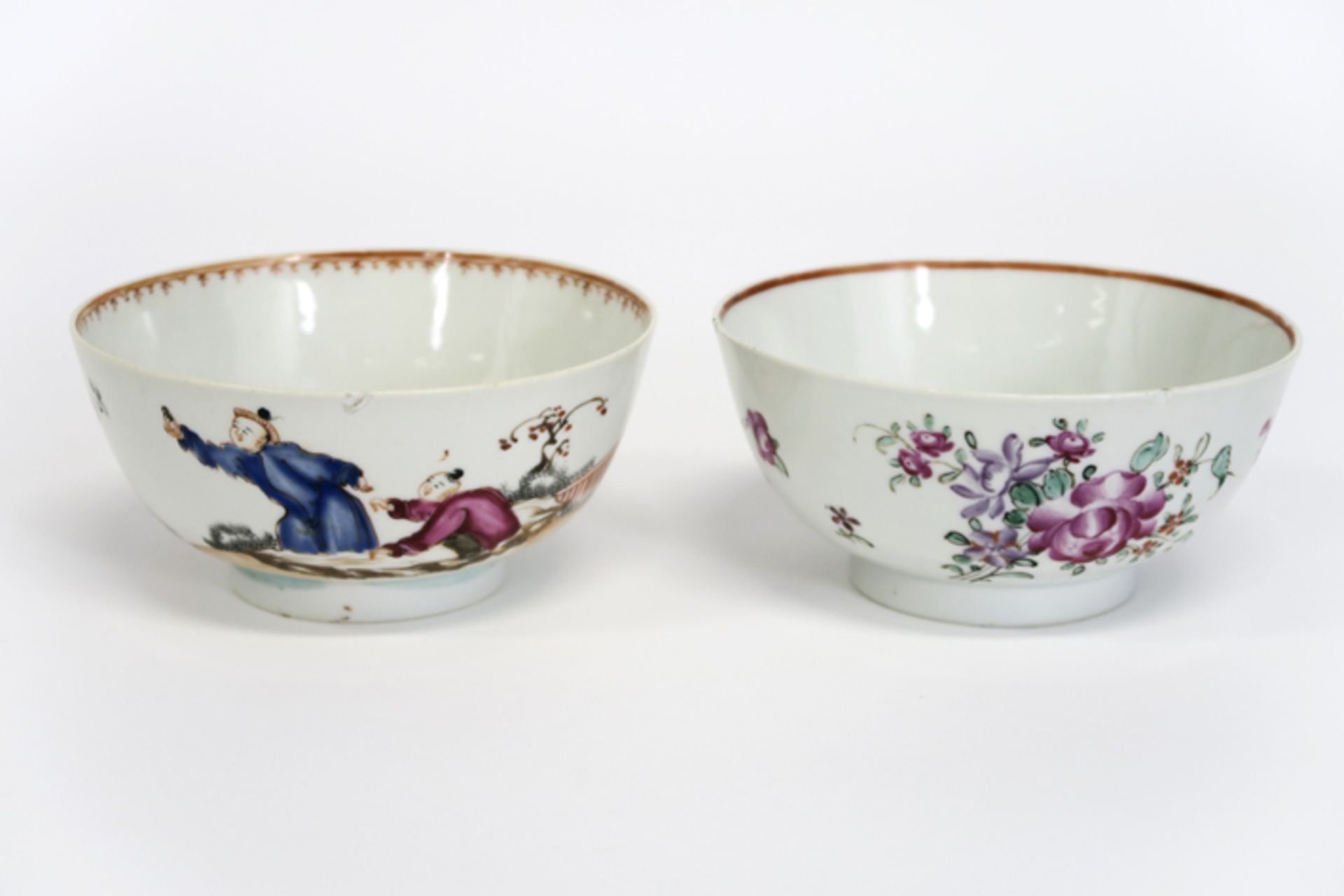 two 18th Cent. Chinese bowls in porcelain with 'Famille Rose' decor, one with [...]