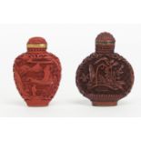 two antique Qian Long marked snuff bottlesin red lacquer - - Lot van twee antieke [...]