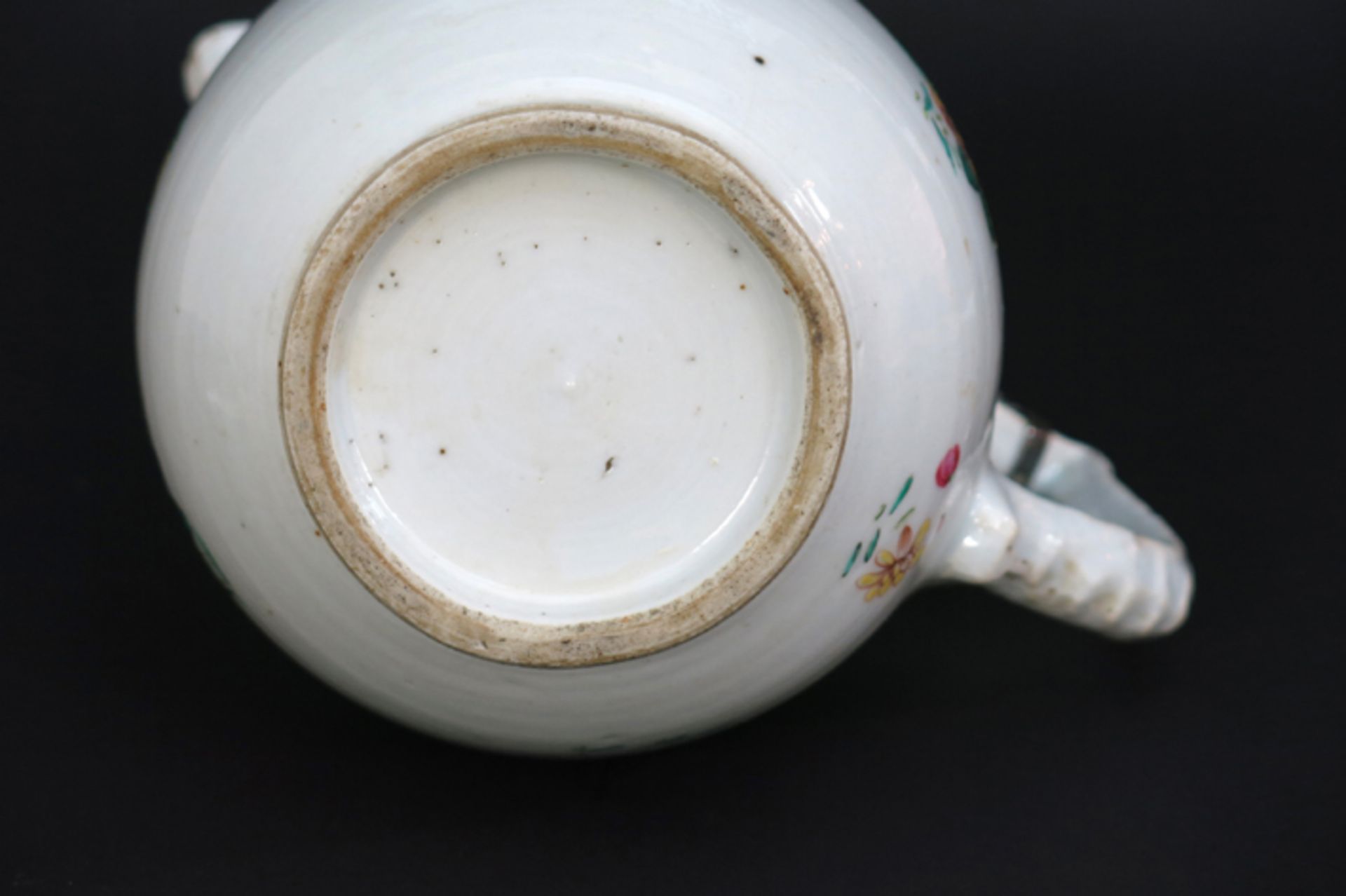 mid 18th Cent. Chinese coffeepot in porcelain with a nice decor with flowers and [...] - Image 5 of 6