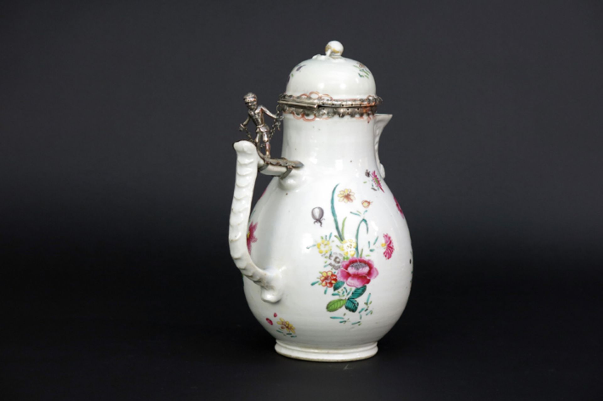mid 18th Cent. Chinese coffeepot in porcelain with a nice decor with flowers and [...] - Image 3 of 6