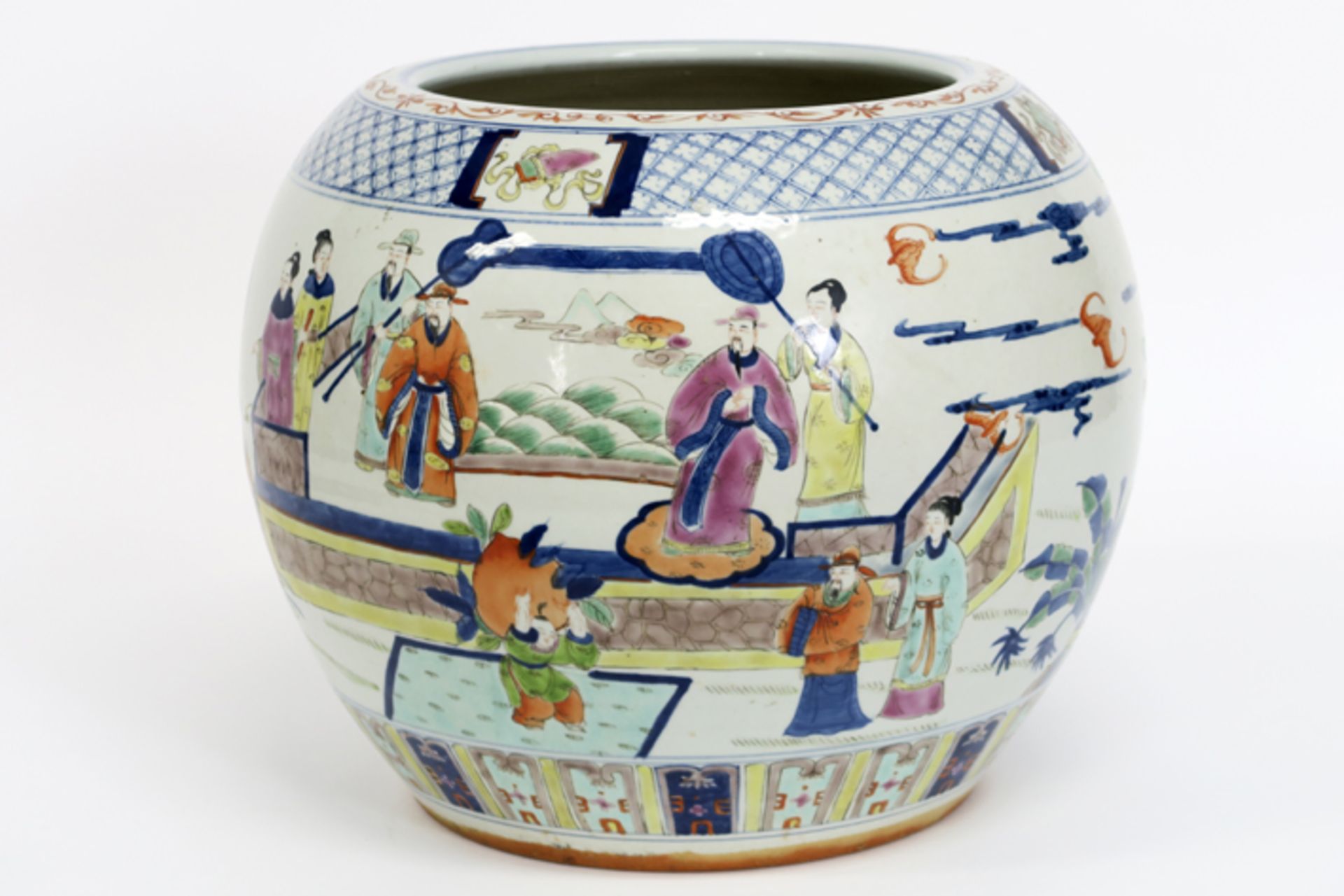 Chinese jardinier in porcelain with a polychrome figures decor - - Vrij grote [...]