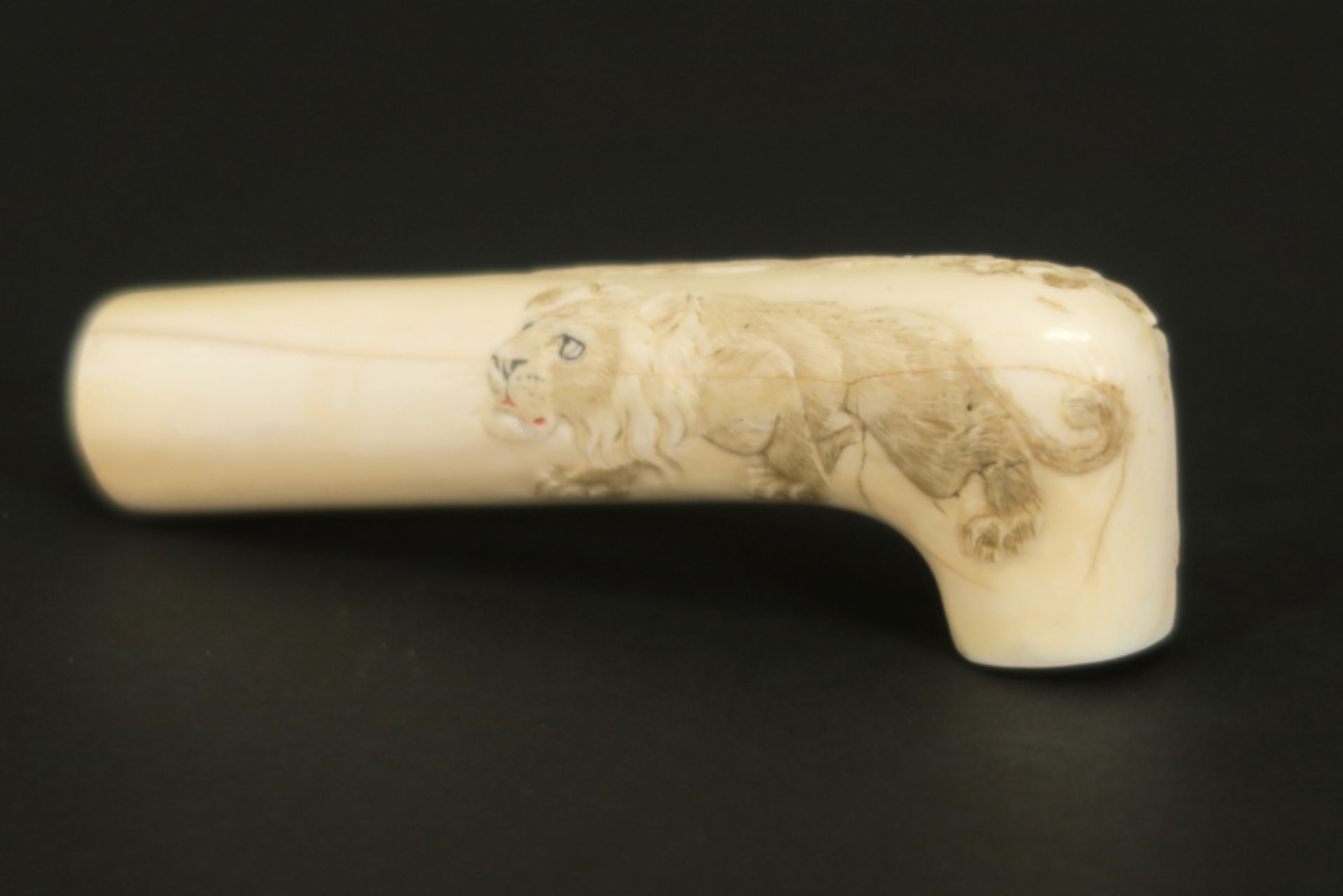 antique Chinese walking stick-handle in ivory - - Antieke Chinese wandelstokgreep [...] - Image 3 of 4