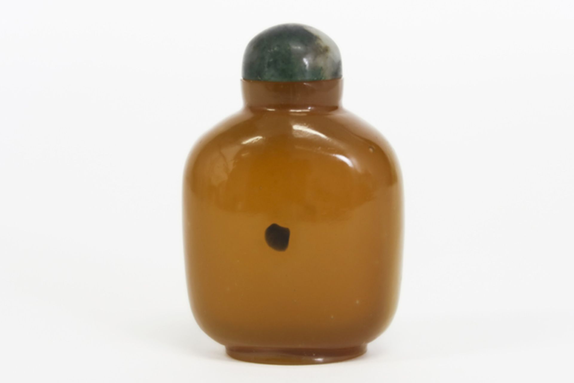 antique Chinese snuff bottle in agate with inclusion of black stone on both sides - [...] - Image 2 of 4