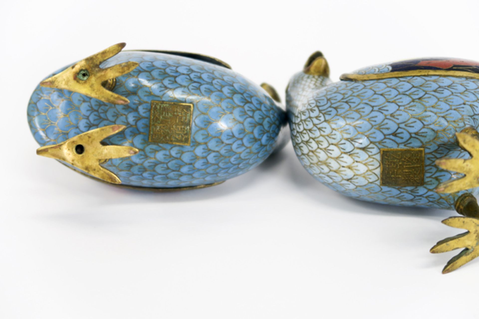 pair of antique Chinese cloisonné 'partridges' with lid - with an Qian Long mark - [...] - Image 3 of 3