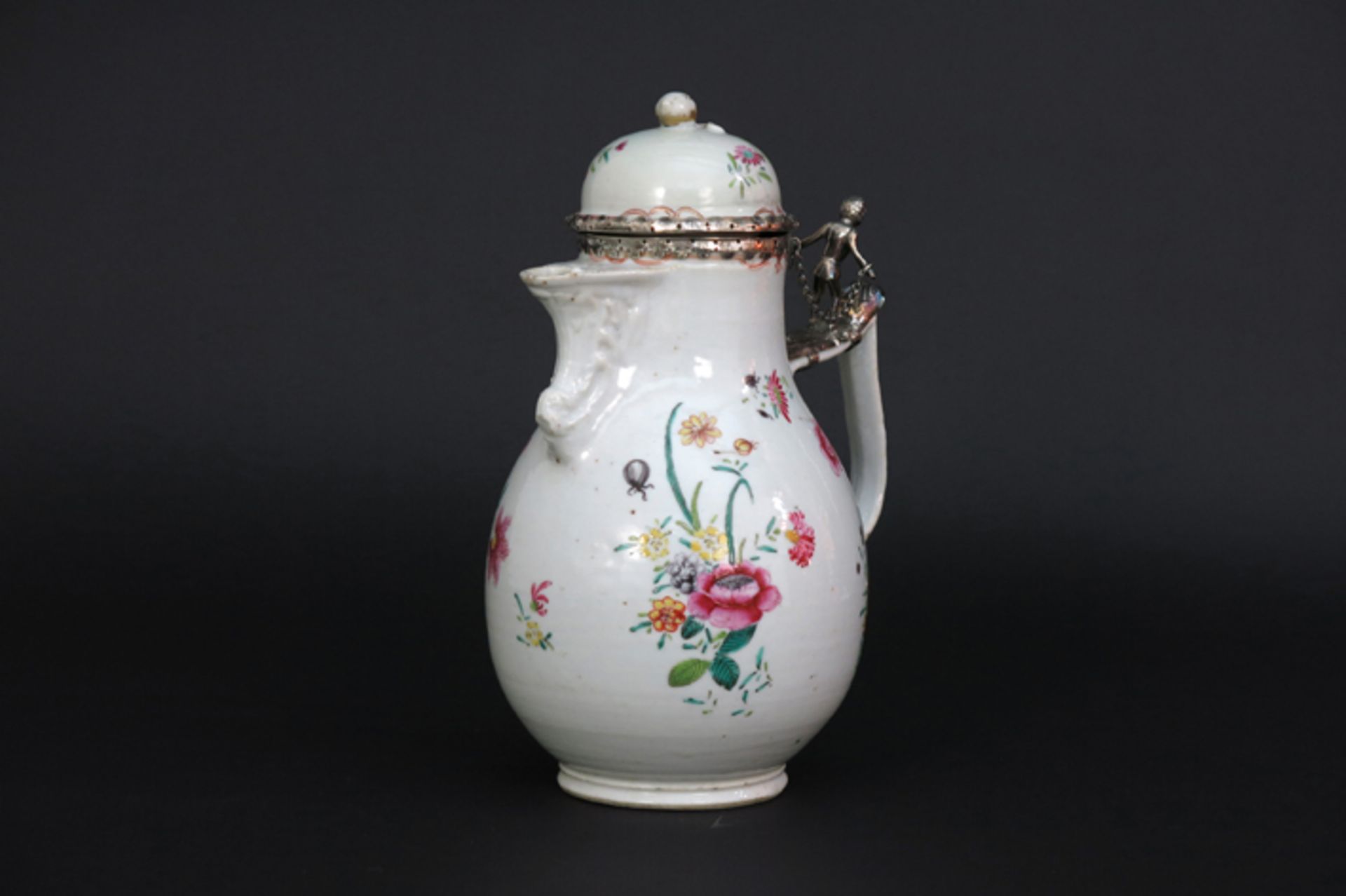 mid 18th Cent. Chinese coffeepot in porcelain with a nice decor with flowers and [...] - Image 6 of 6