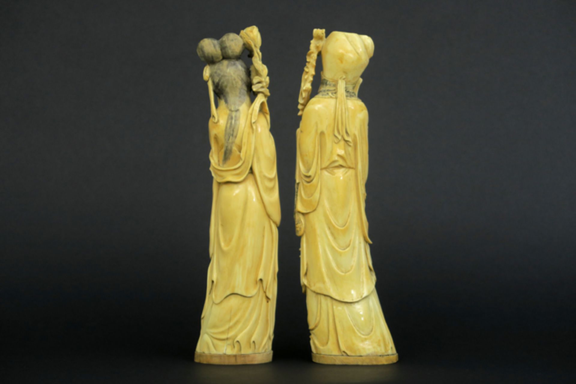 pair of old Chinese "male and female figure" sculptures in ivory - - Paar oude [...] - Image 3 of 4