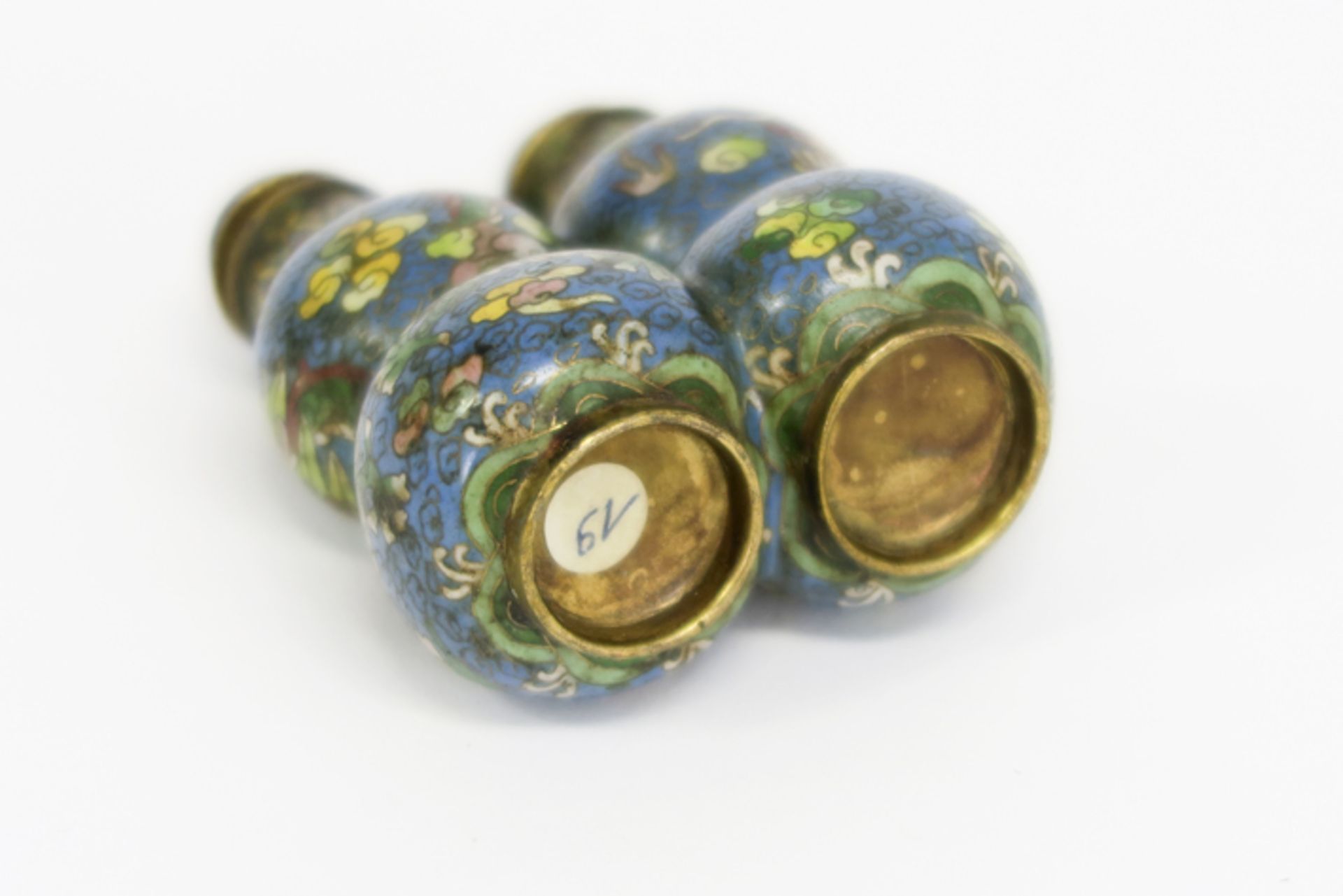 'antique' double and double gourded Chinese cloisonné snuff bottle - - 'Antieke' [...] - Image 4 of 4