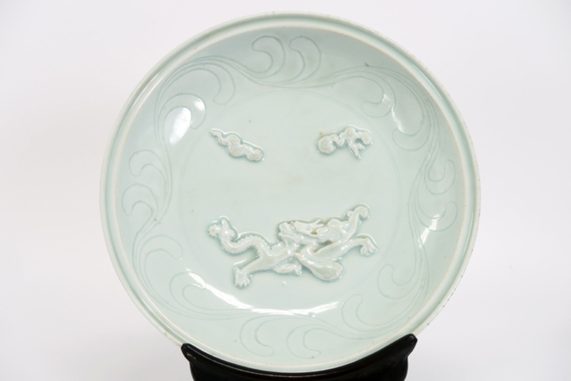 antique Chinese dish in marked celadon porcelain with a dragon's decor - with a nice [...] - Image 2 of 4