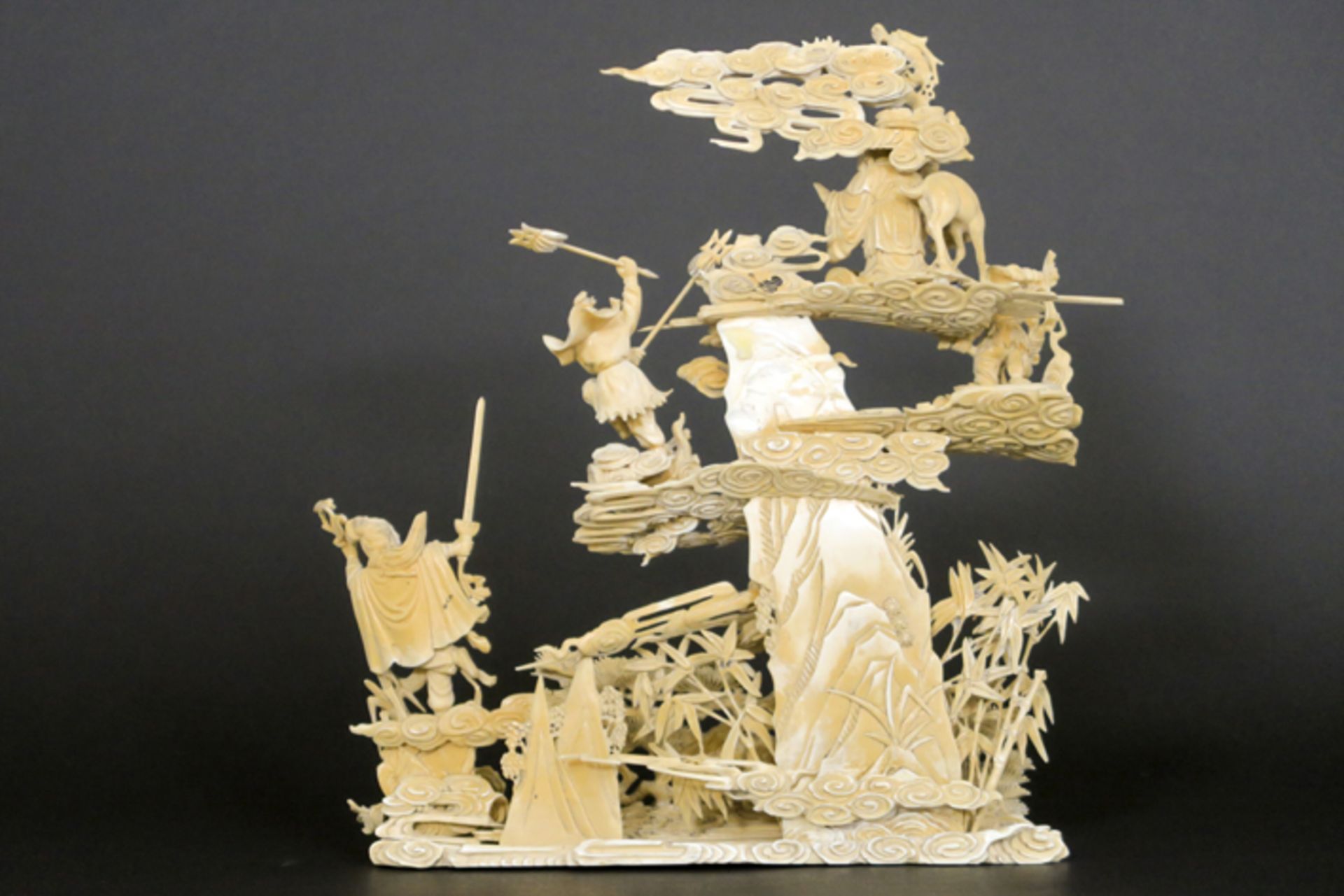 19th Cent. Chinese "Sage with three figures in the clouds" sculpture in ivory - - [...] - Image 3 of 6