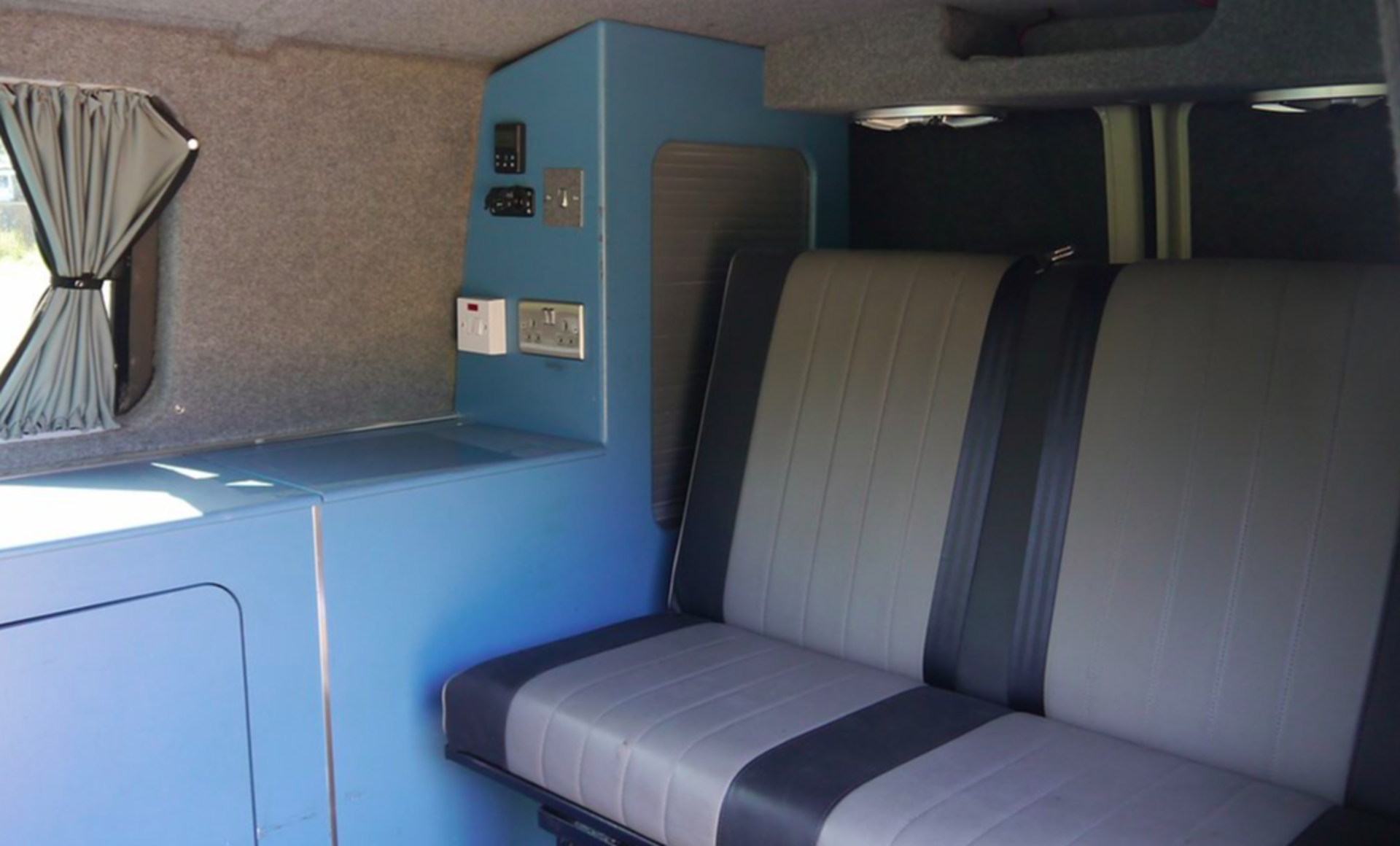 2006 Volskwagen Transporter Camper Conversion - Image 2 of 2