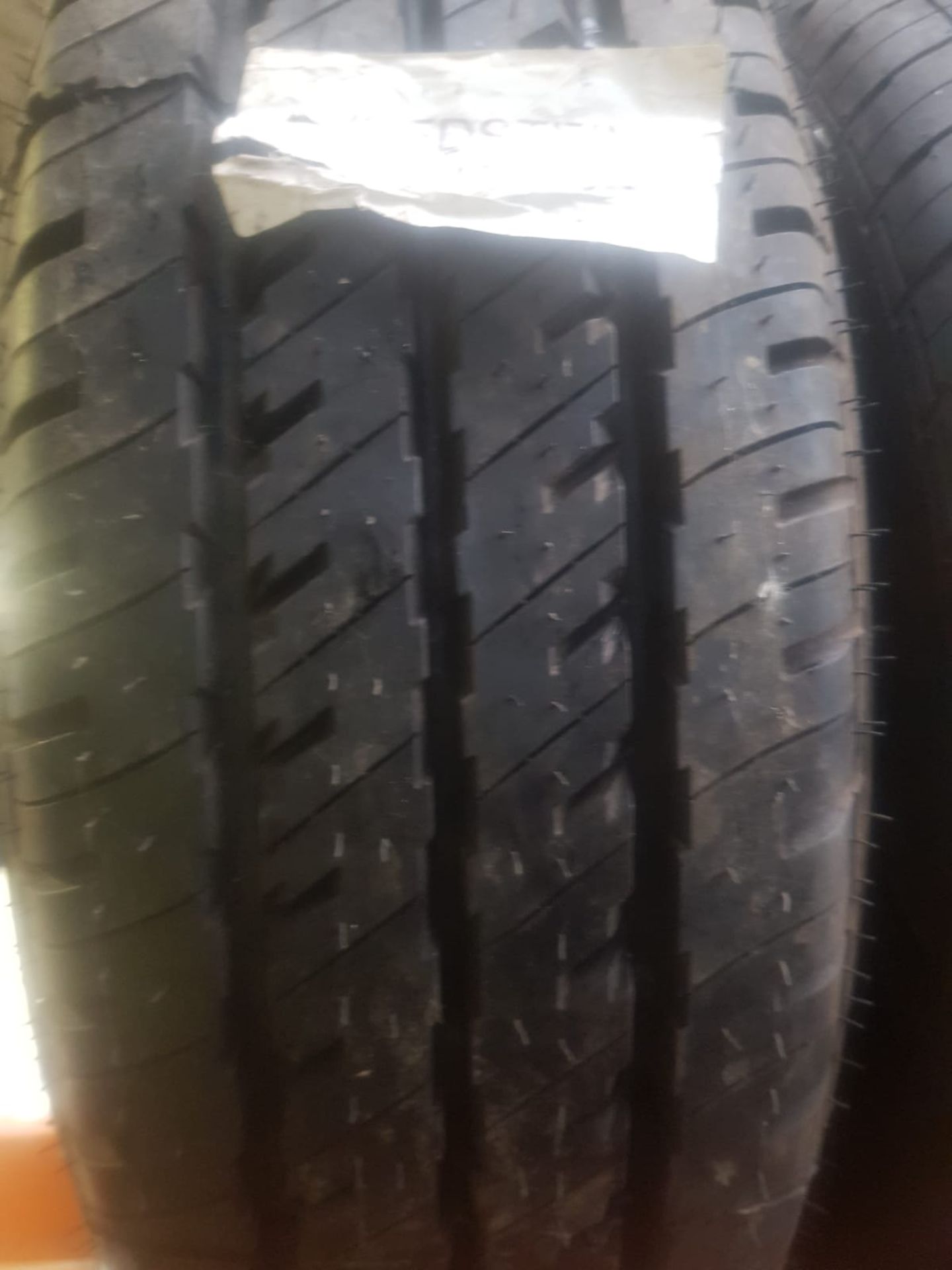 NEW CONTINENTAL TYRE SIZE 205/60/16 We do not check or - Image 2 of 4