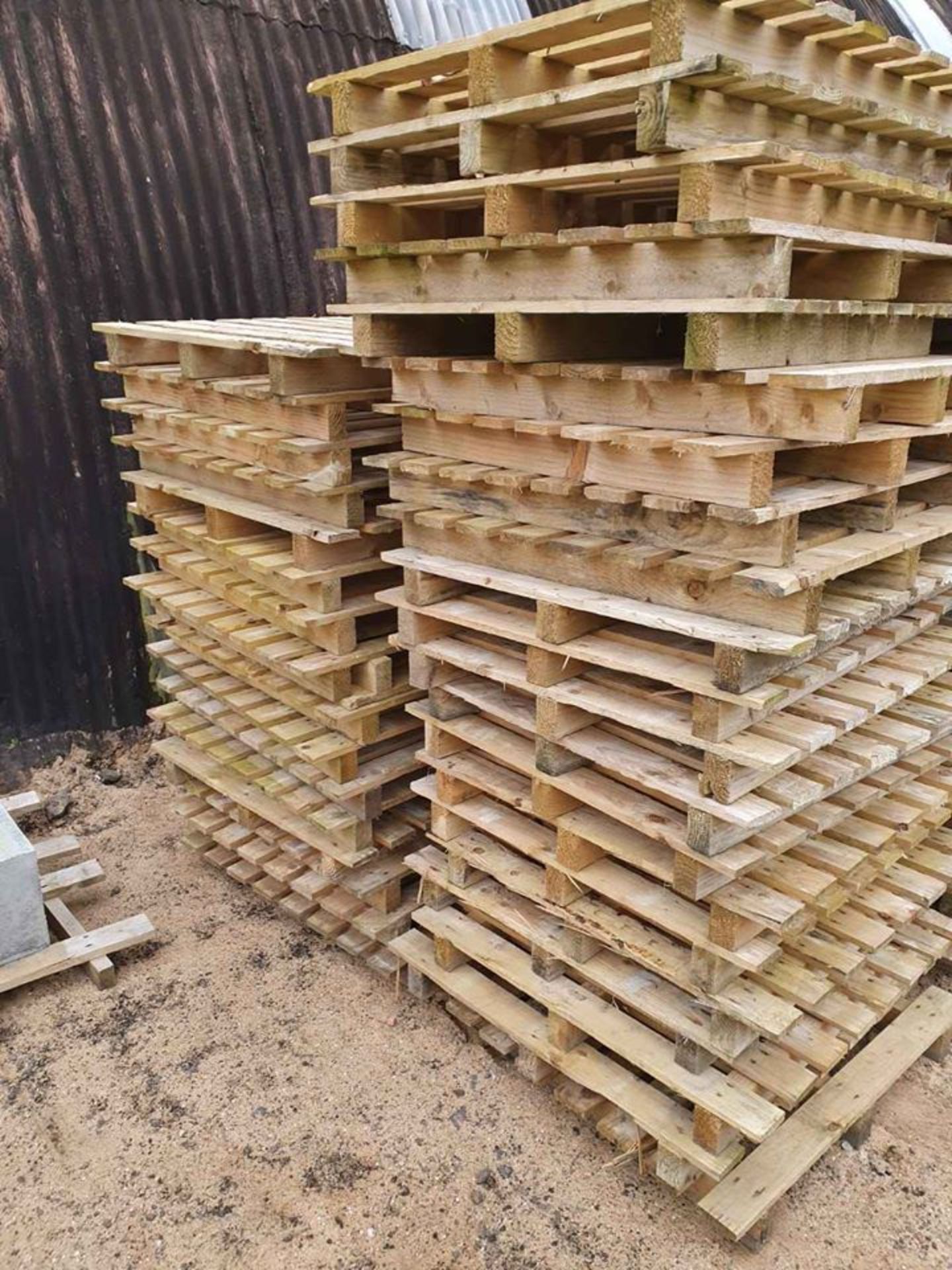 WOODED PALLETS