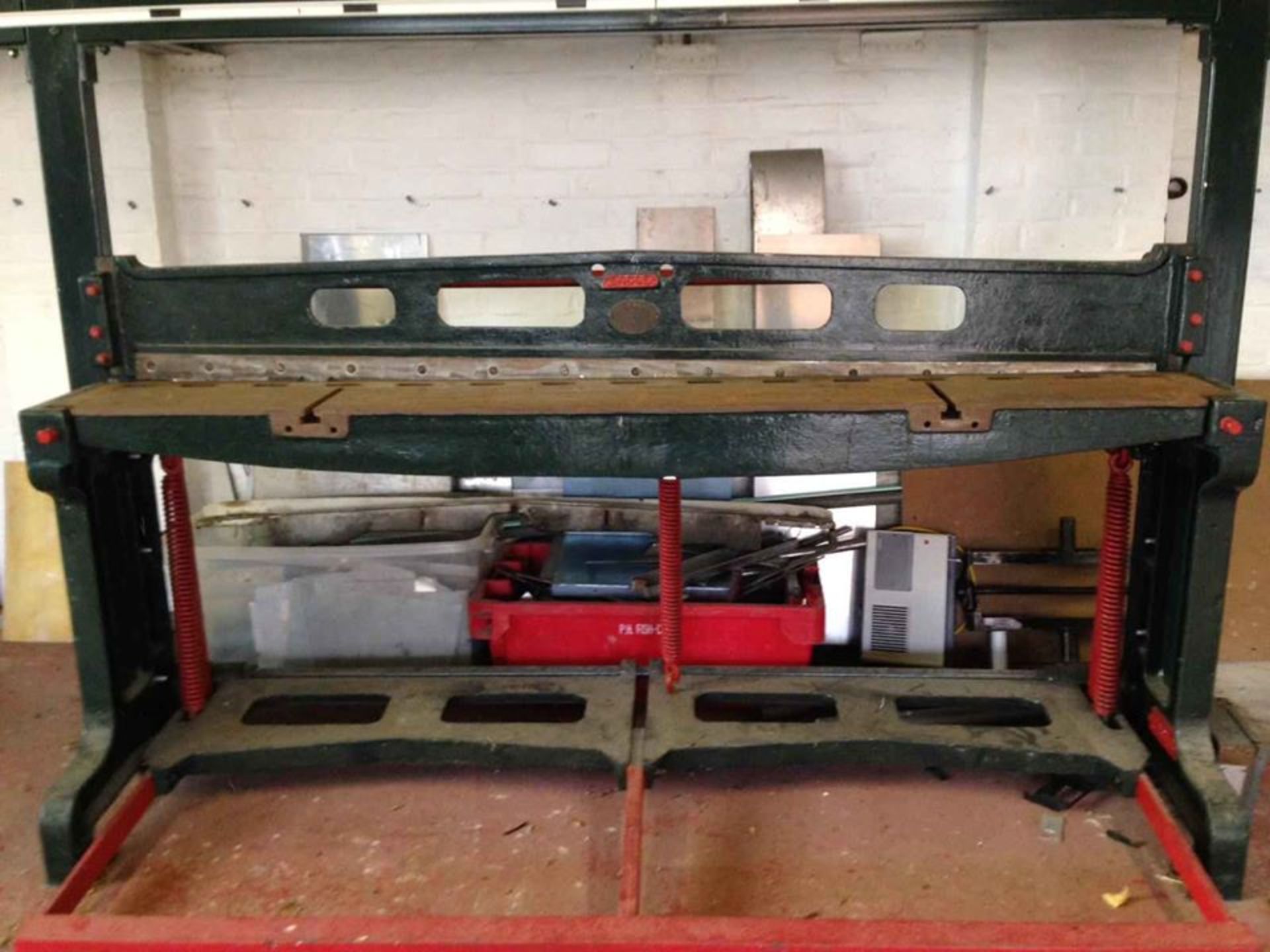 LARGE METAL WORKSHOP GUILLOTINE