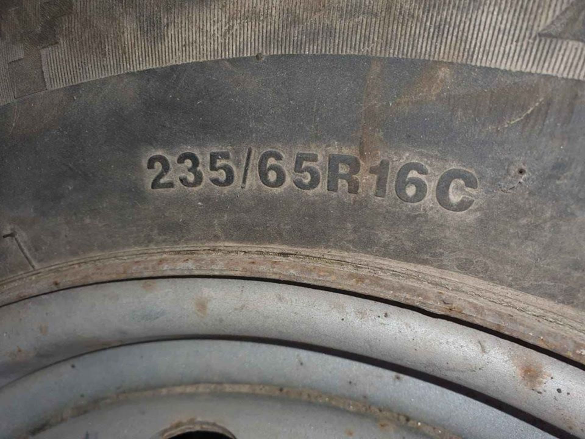 PART WORN TYRE 235/65R16C - Image 2 of 3