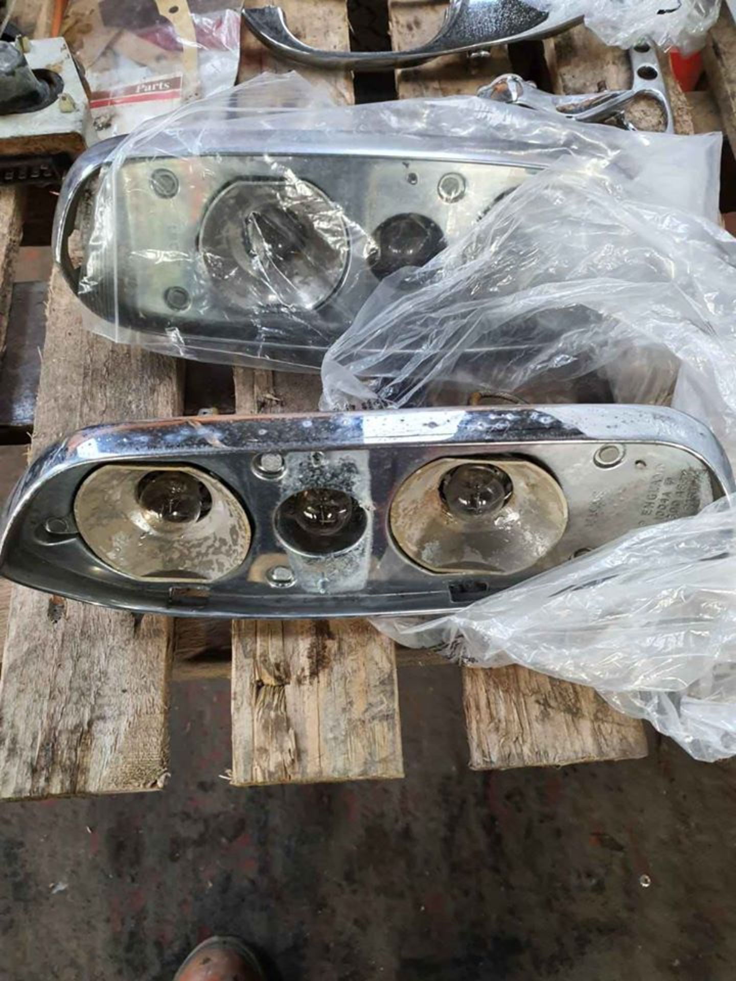 LIGHT HOUSINGS SILVER SHADOW CAR PARTS NEW - Image 2 of 2