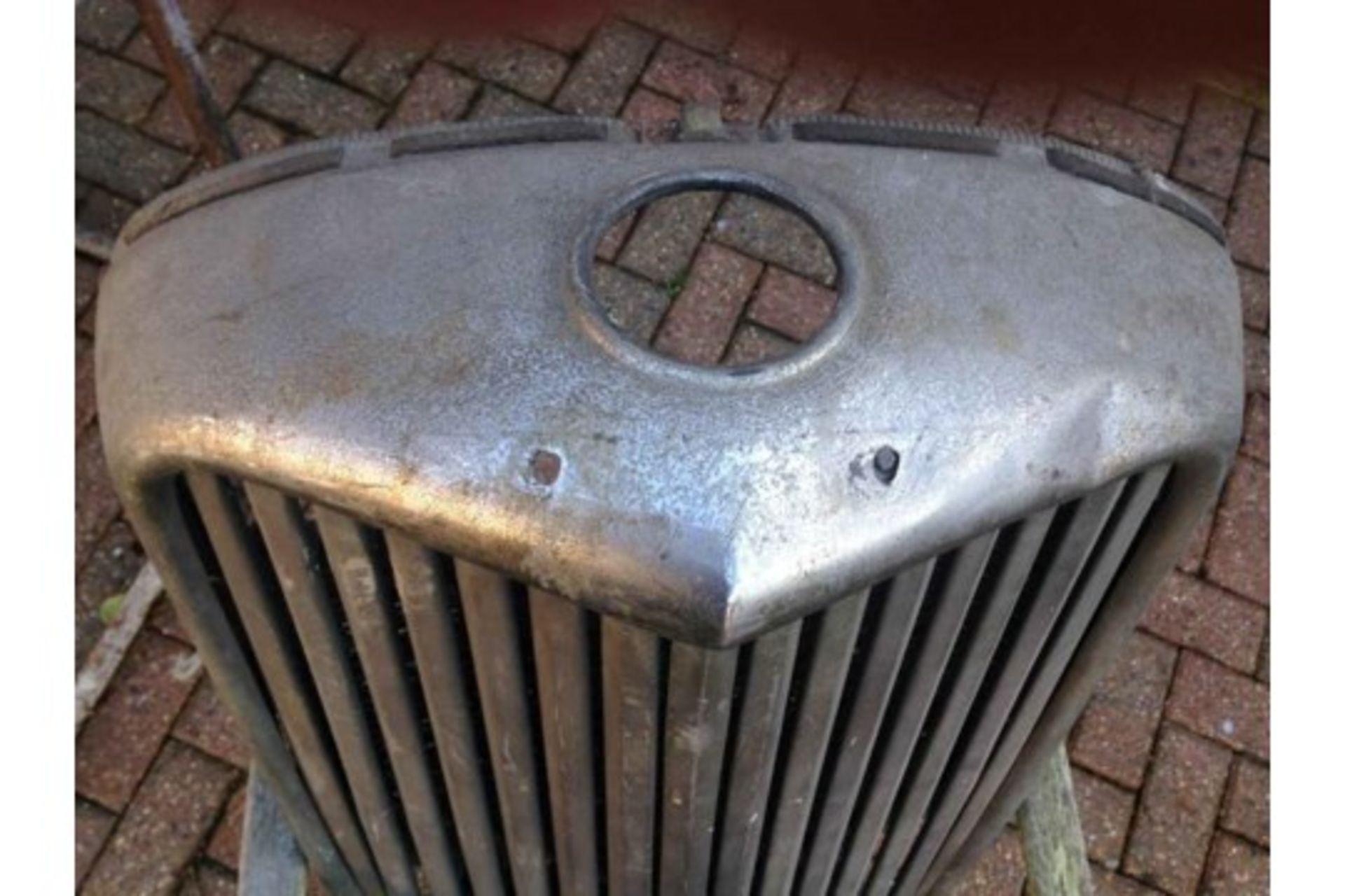 JAGUAR FRONT GRILL