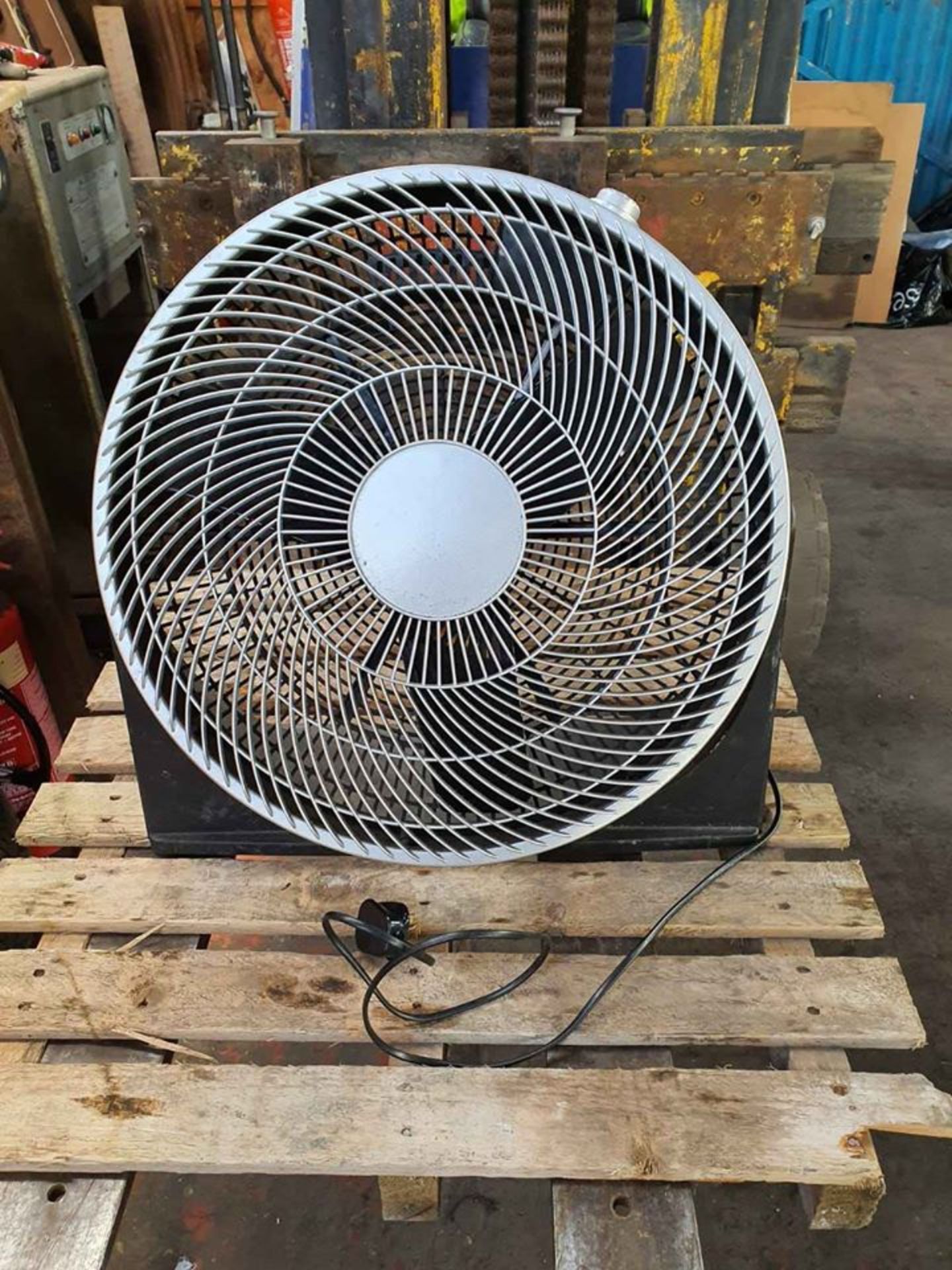 LARGE FAN