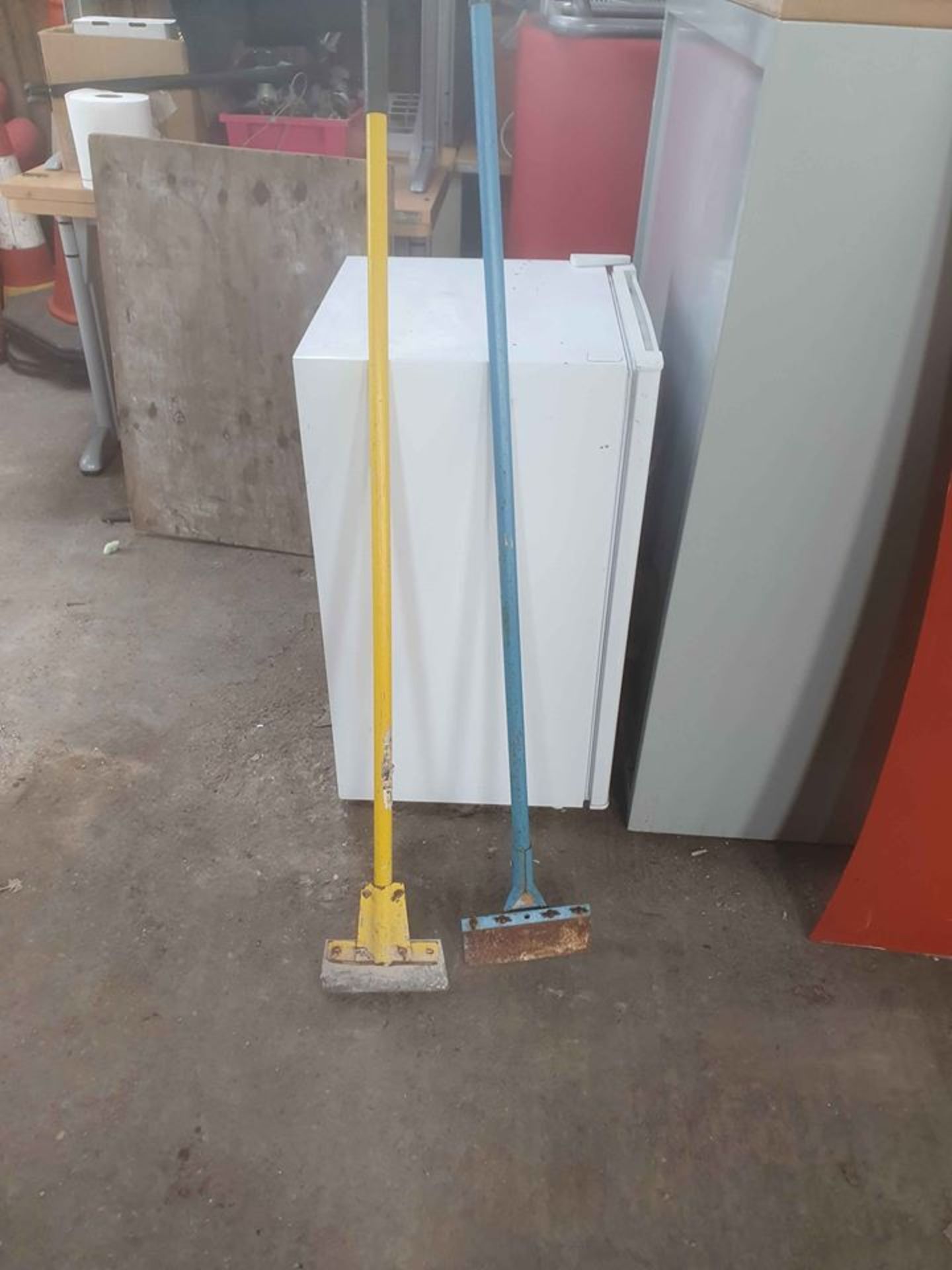 2 LONG HANDLED SCRAPERS