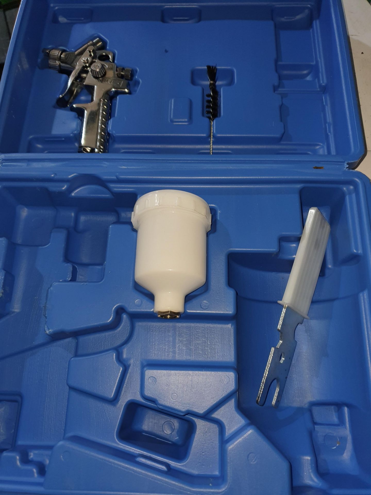 PARTS TO SPRAY GUN