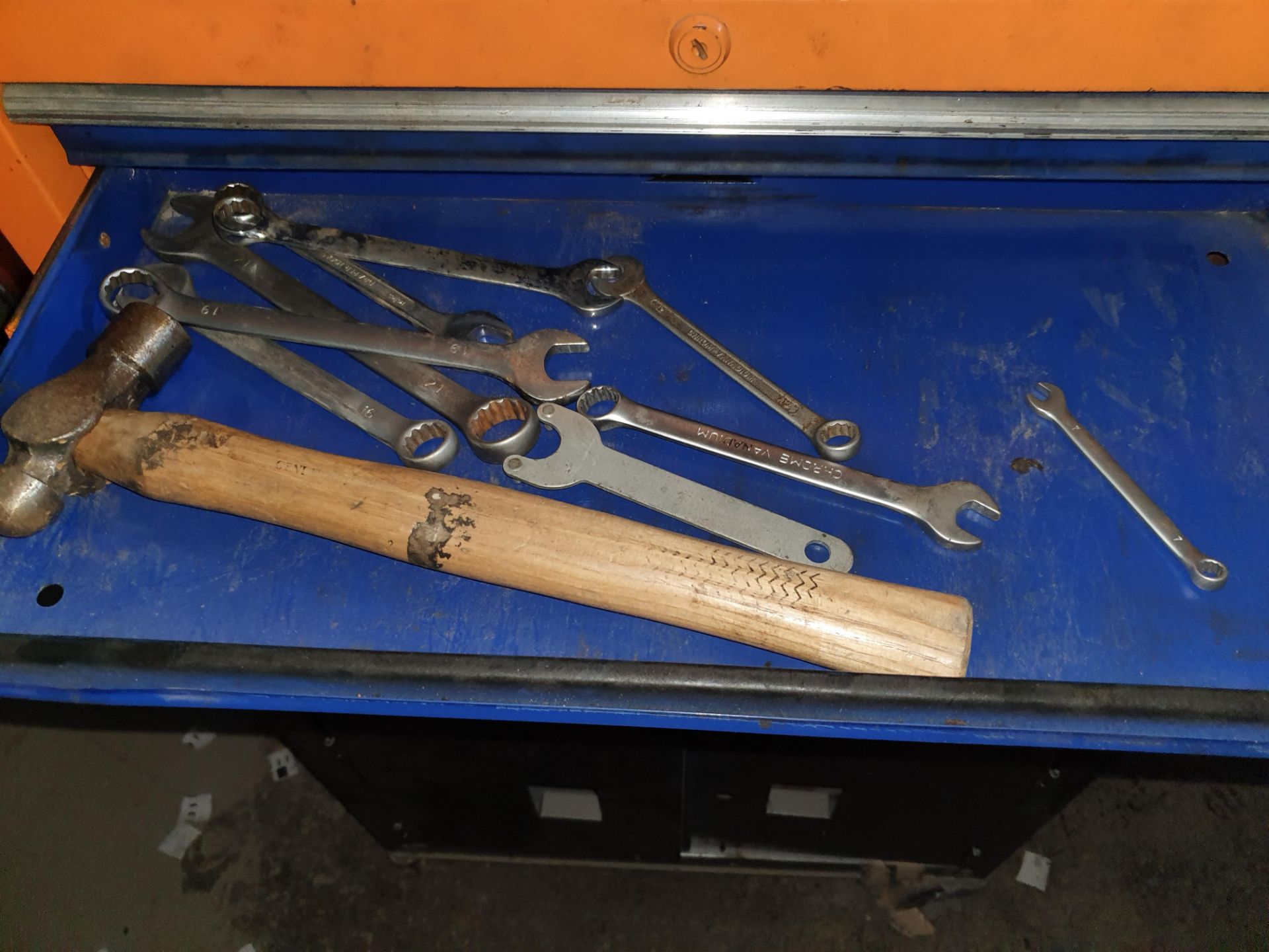 ROLLER CAB AND TOP BOX TOOL CHEST WITH CONTENTS - Image 4 of 6