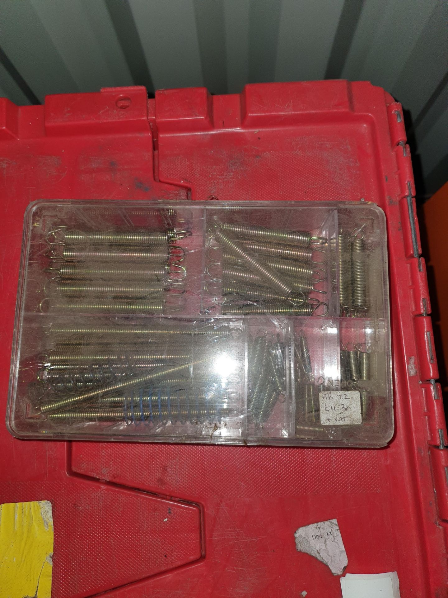 CONTAINER OF SPRINGS