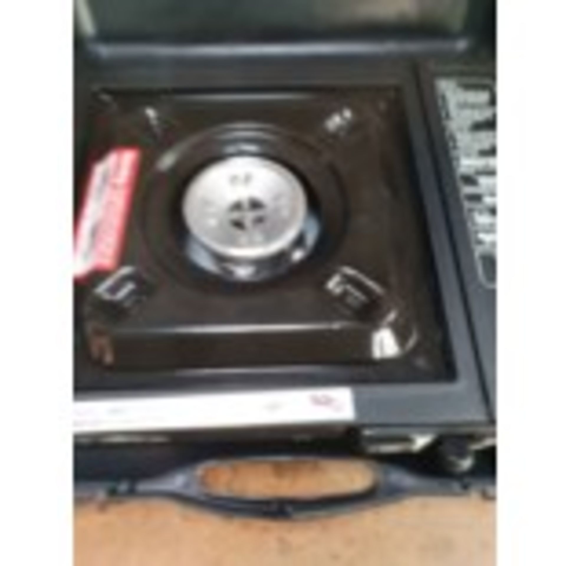 NEW GAS CAMPING STOVE - Image 2 of 4