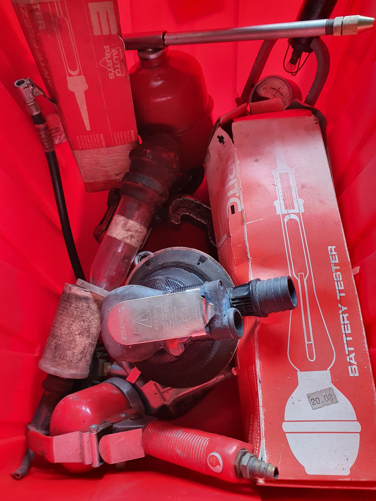 CONTAINER OF MIXED TOOLS