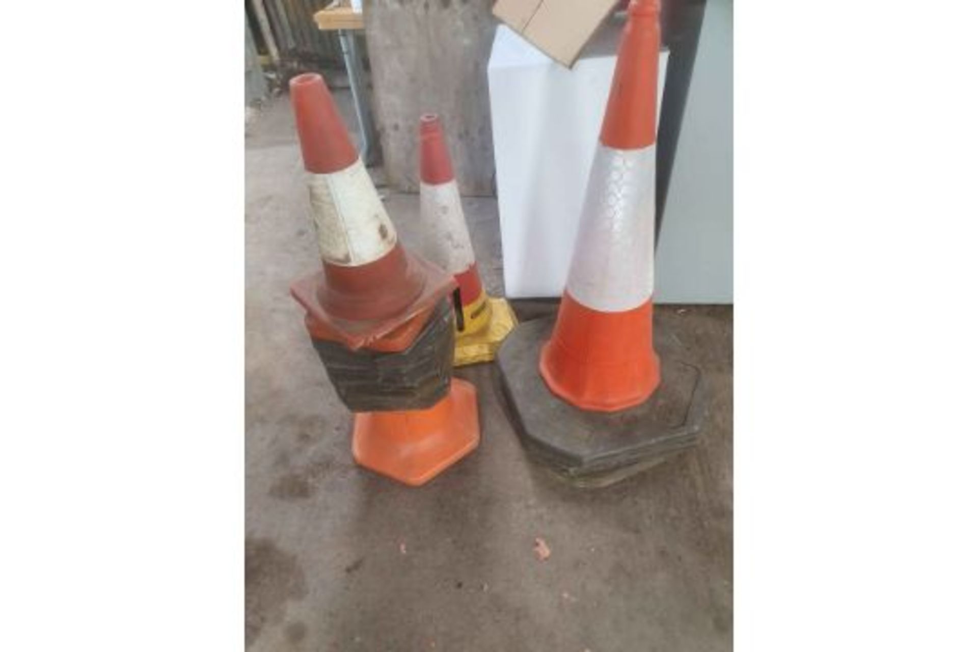 4 TRAFFIC CONES