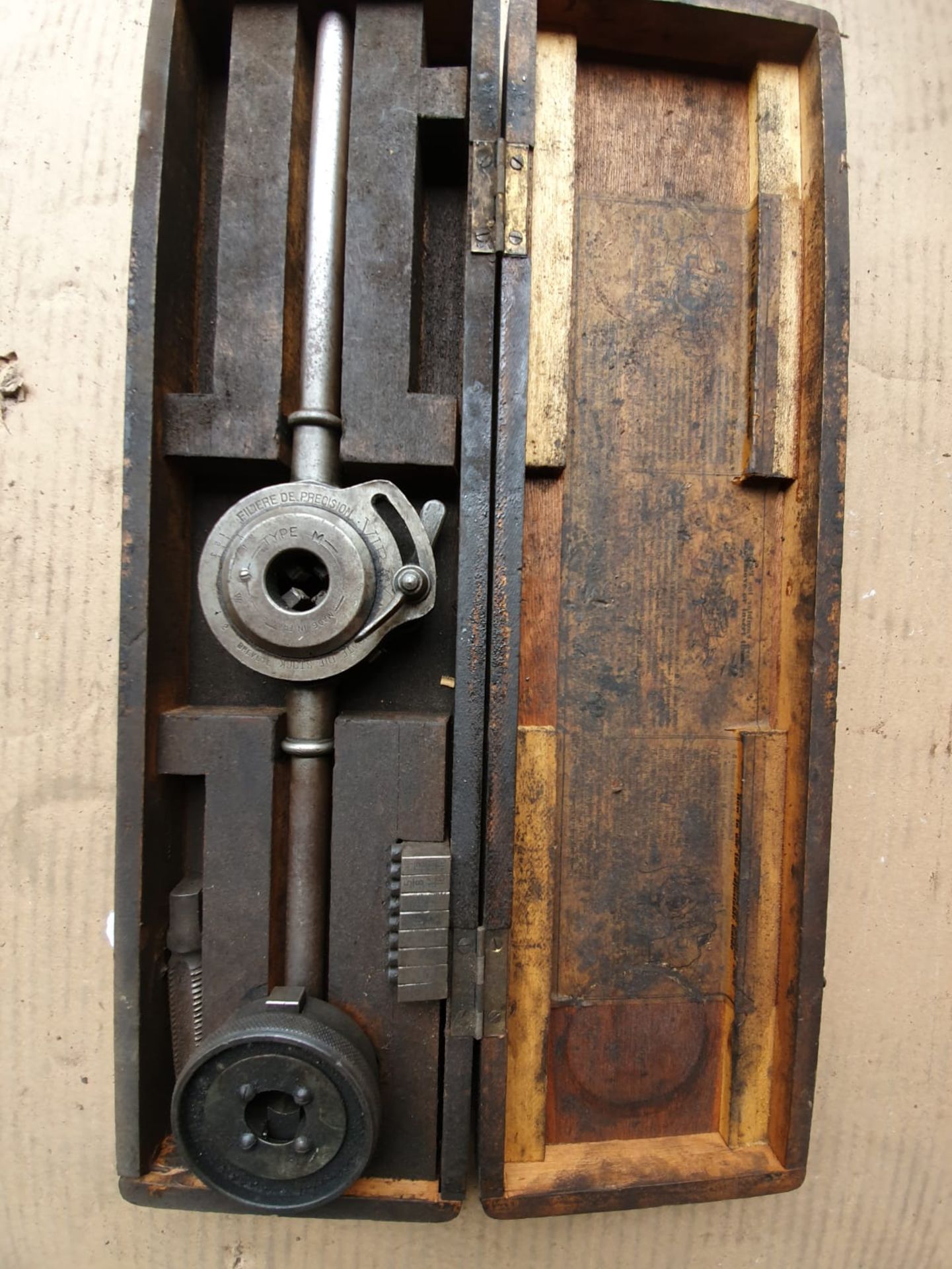 TAP AND DIE TOOL ( OLD SCHOOL )